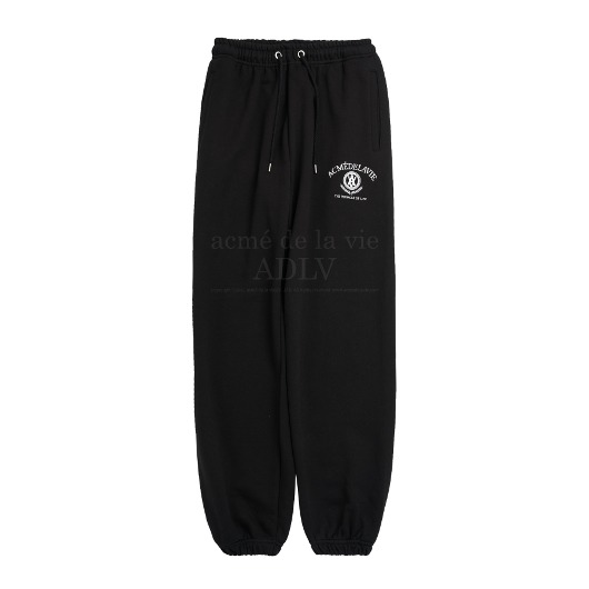 ADLV-[아크메드라비] LAUREL A LOGO EMBLEM BASIC SWEAT PANTS BLACK