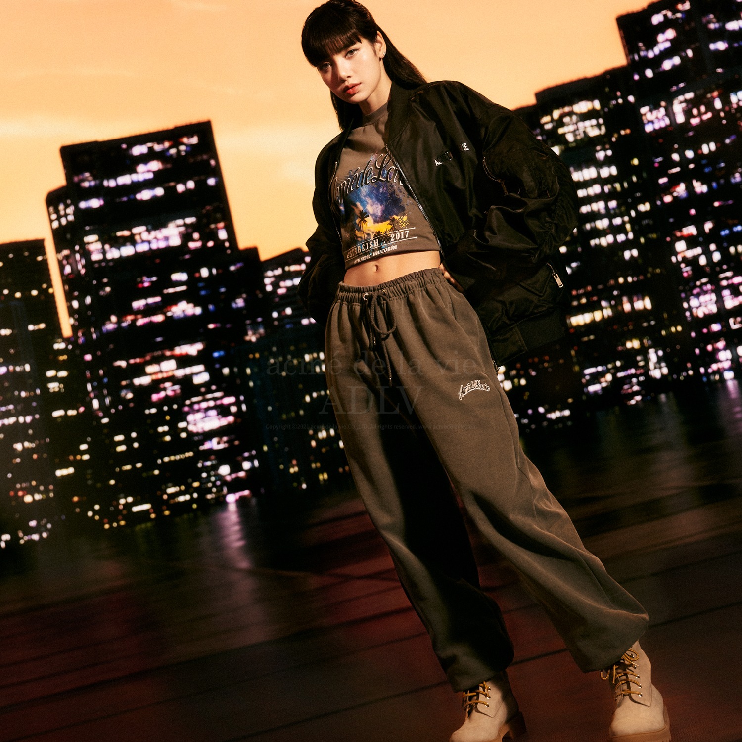 ADLV-[아크메드라비] PIGMENT SCRIPT LOGO TRAINING PANTS CHARCHOAL
