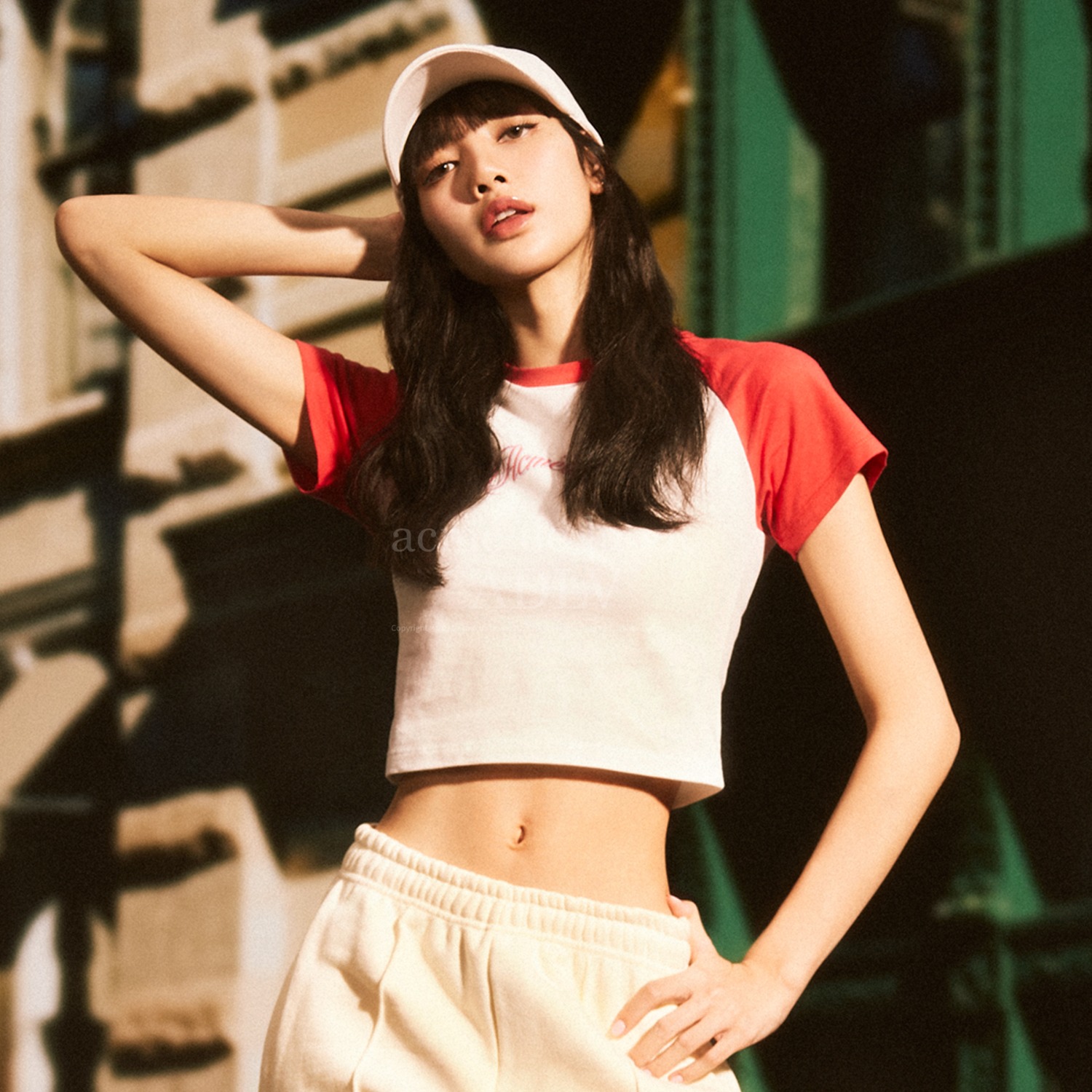 ADLV-[아크메드라비] TWINKLE SCRIPT LOGO CROP SHORT SLEEVE T-SHIRT RED
