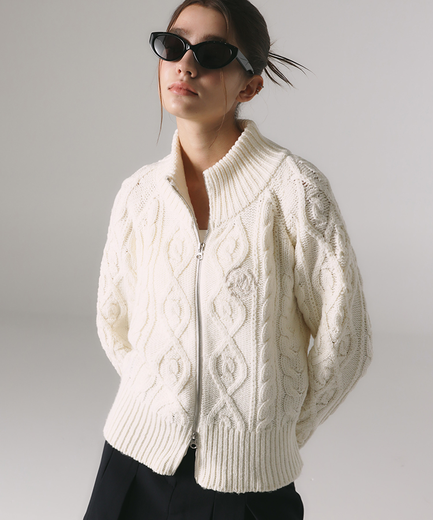 韓國PRENDA - HIGH NECK TWISTED KNIT ZIP-UP IVORY
