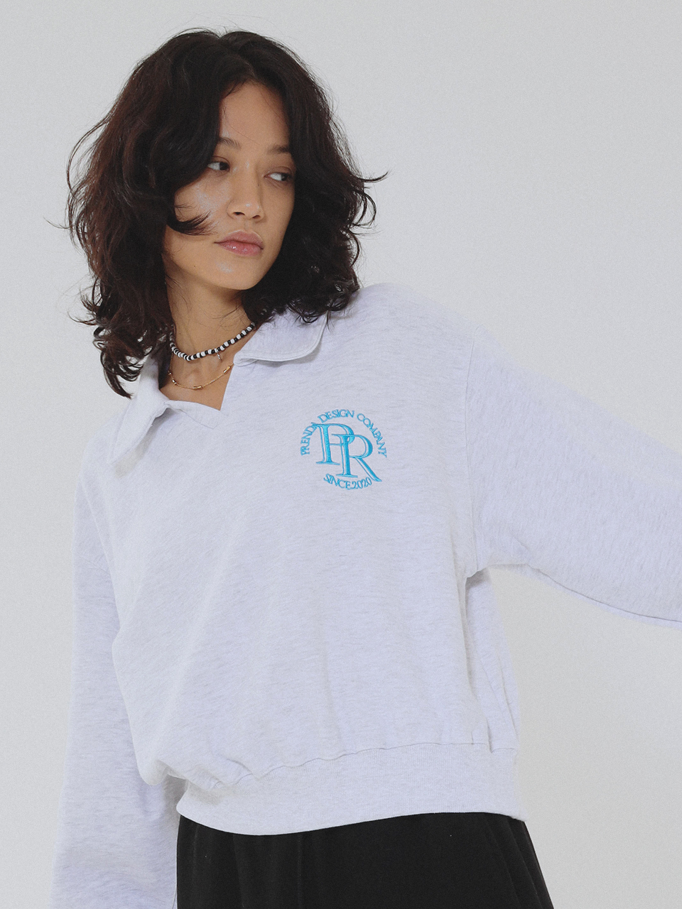 韓國PRENDA - MAIN LOGO CROP COLLARED SWEATSHIRT HEATHER GRAY