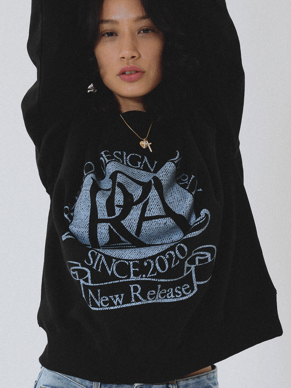 韓國PRENDA - ROUND LOGO SWEATSHIRT BLACK