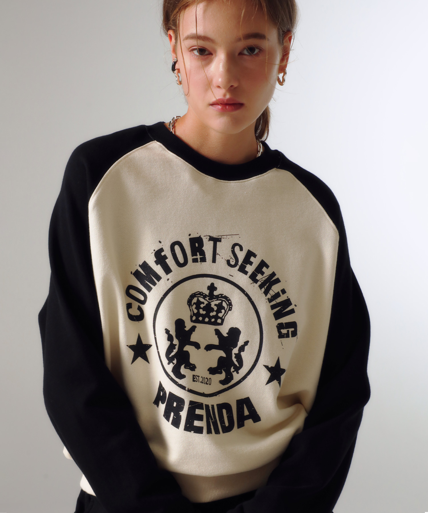 韓國PRENDA - OMFORT SEEKING COMBINATION RAGLAN SWEATSHIRT CREAM