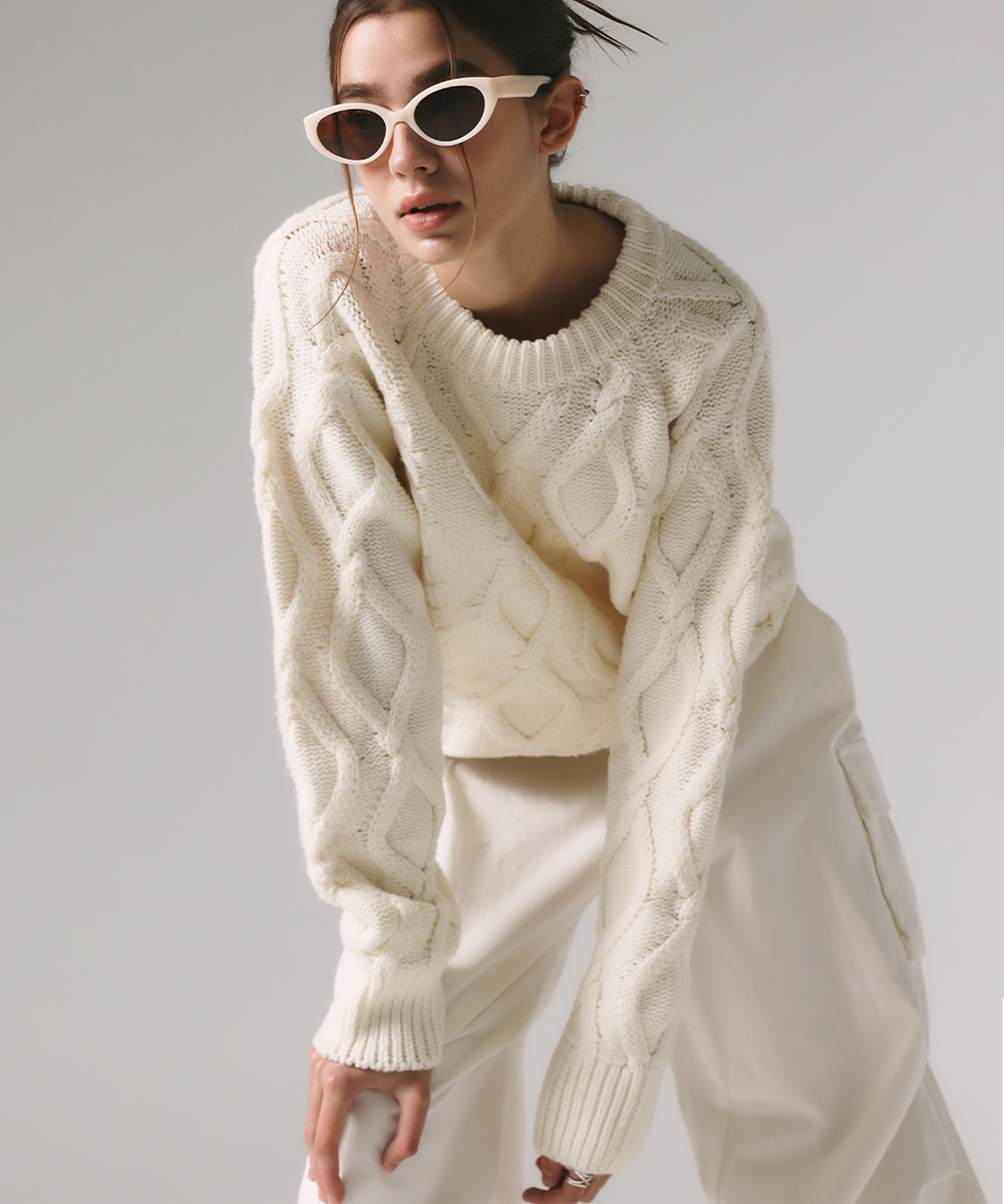 韓國PRENDA - TWISTED CREW NECK KNIT IVORY