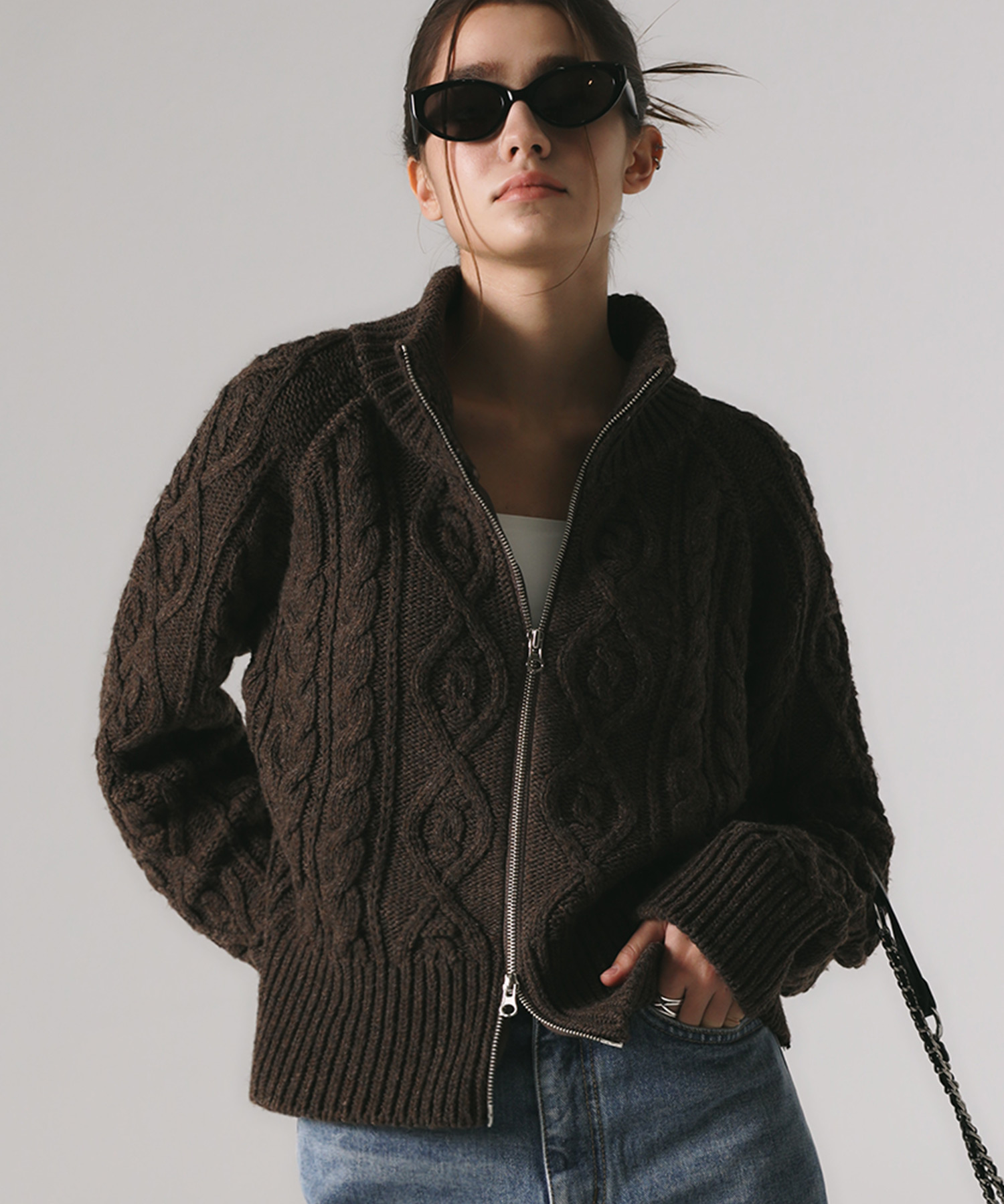 韓國PRENDA - HIGH NECK TWISTED KNIT ZIP-UP BROWN