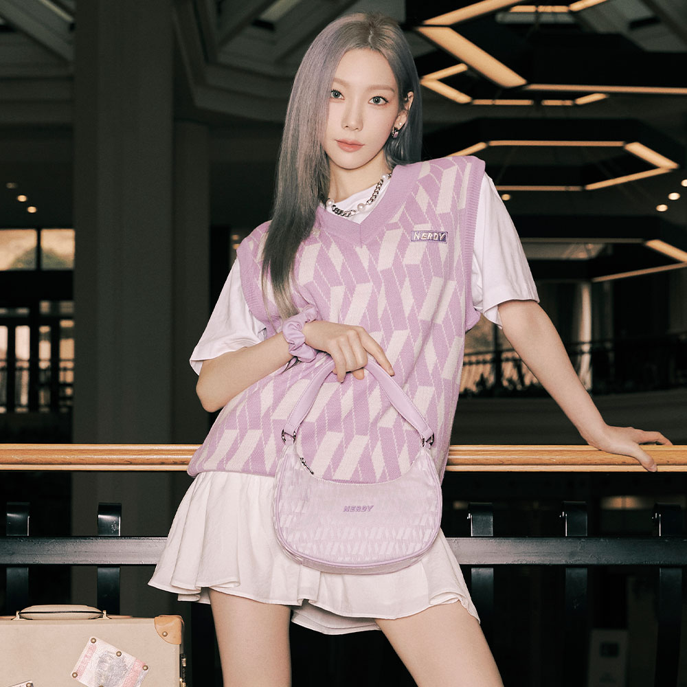 韓國 NERDY - DNA Monogram Sweater Vest (3color)