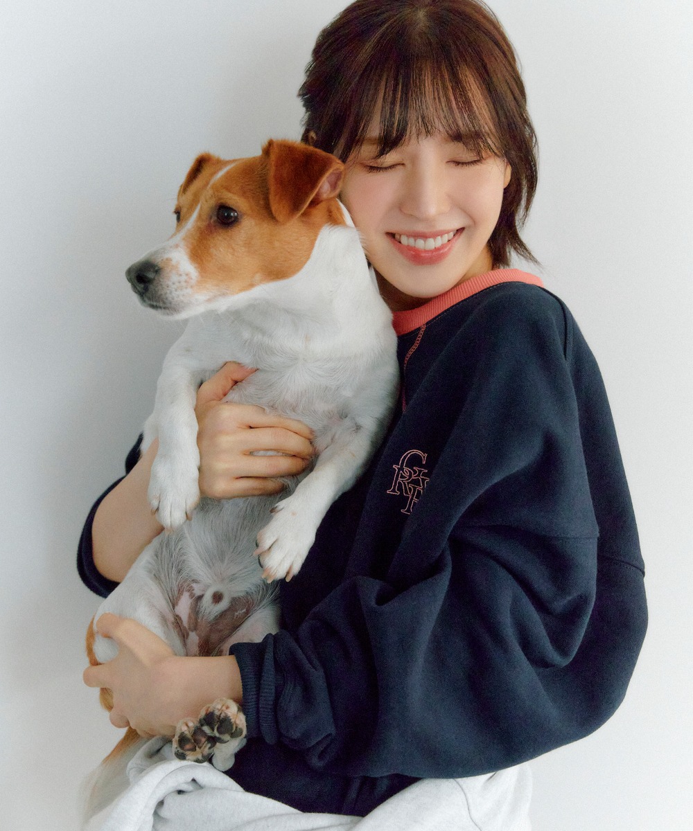 韓國GROOVE RHYME - FLOWER NEEDLE STITCH GRAPHIC SWEATSHIRT (NAVY)|WENDY同款