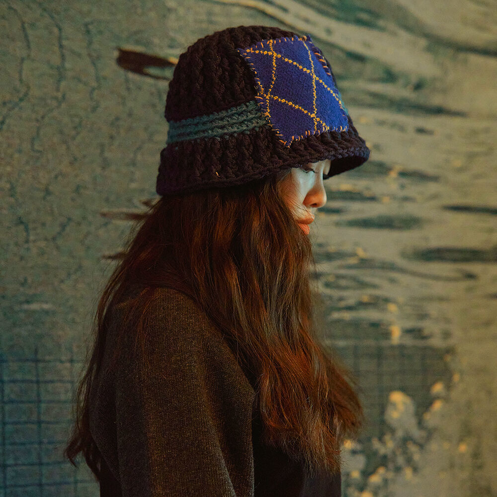 韓國 MISU A BARBE - CROSS STRIPE BUCKET NAVY