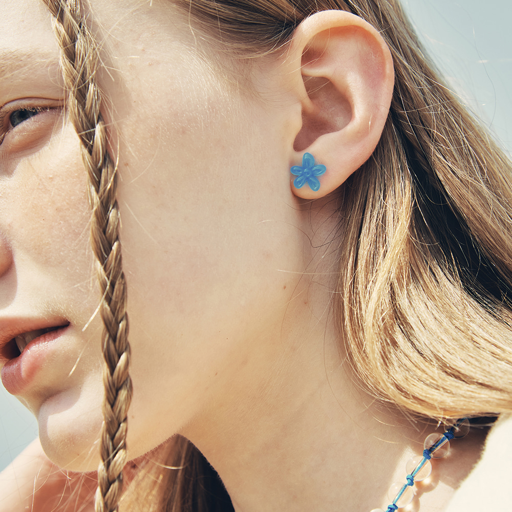 韓國VINTAGE HOLLYWOOD-Vivid Oxalis Flower Earrings