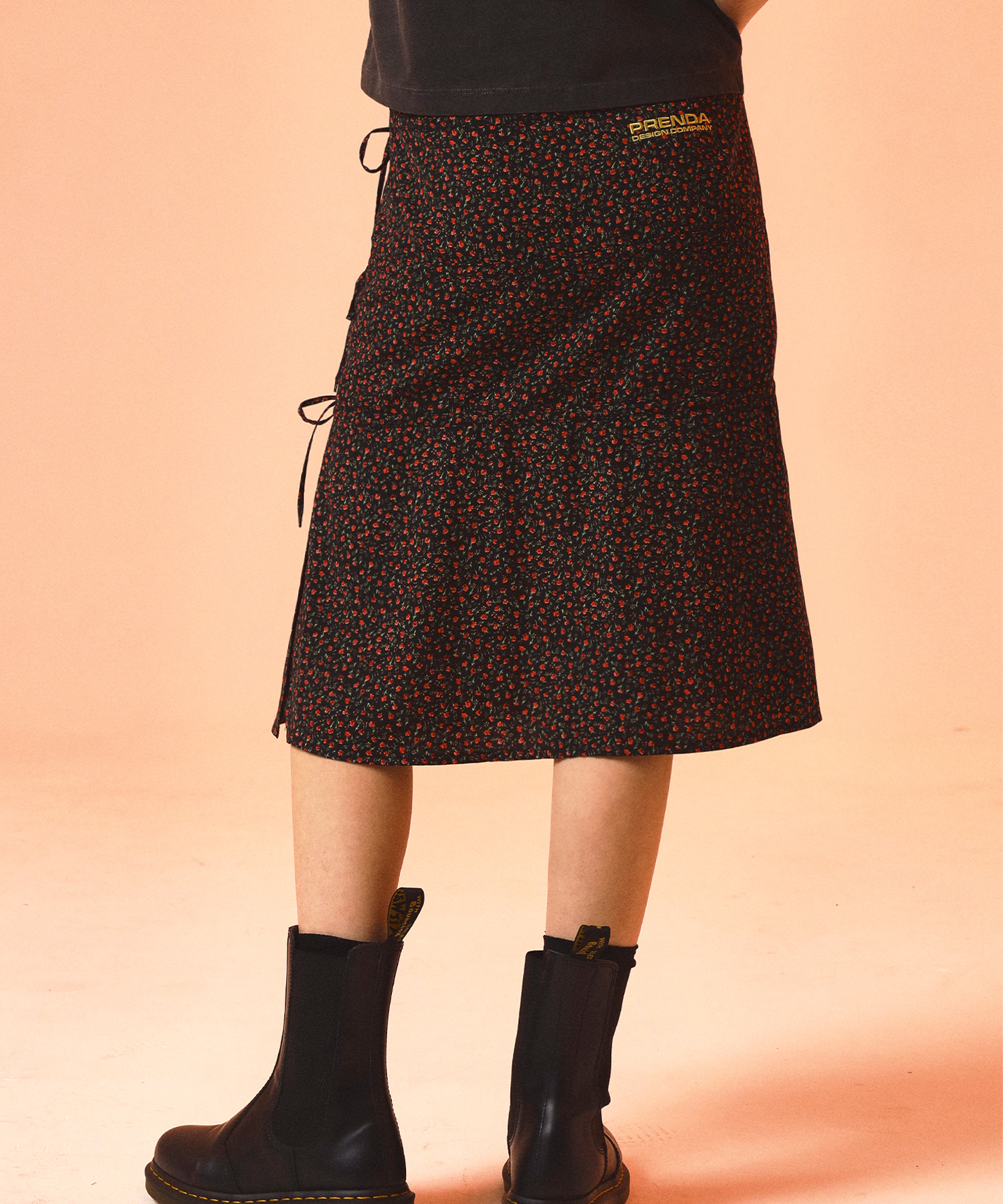 PRENDA-TREE-RUNG SIDE RIBBONE FLOWER SKIRT BLACK