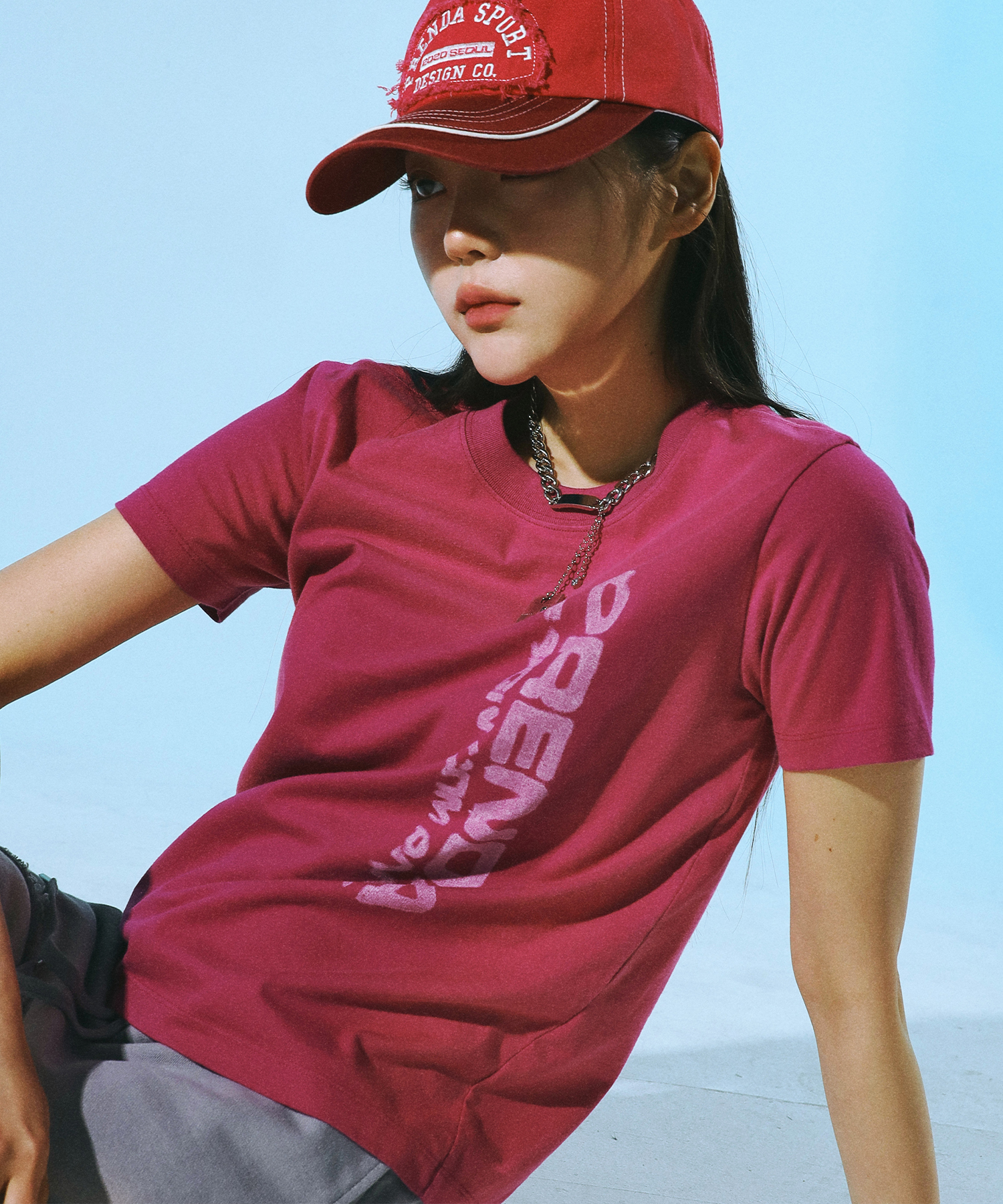 PRENDA-SMUDGED LOGO SPRAY WASHED TEE MAGENTA