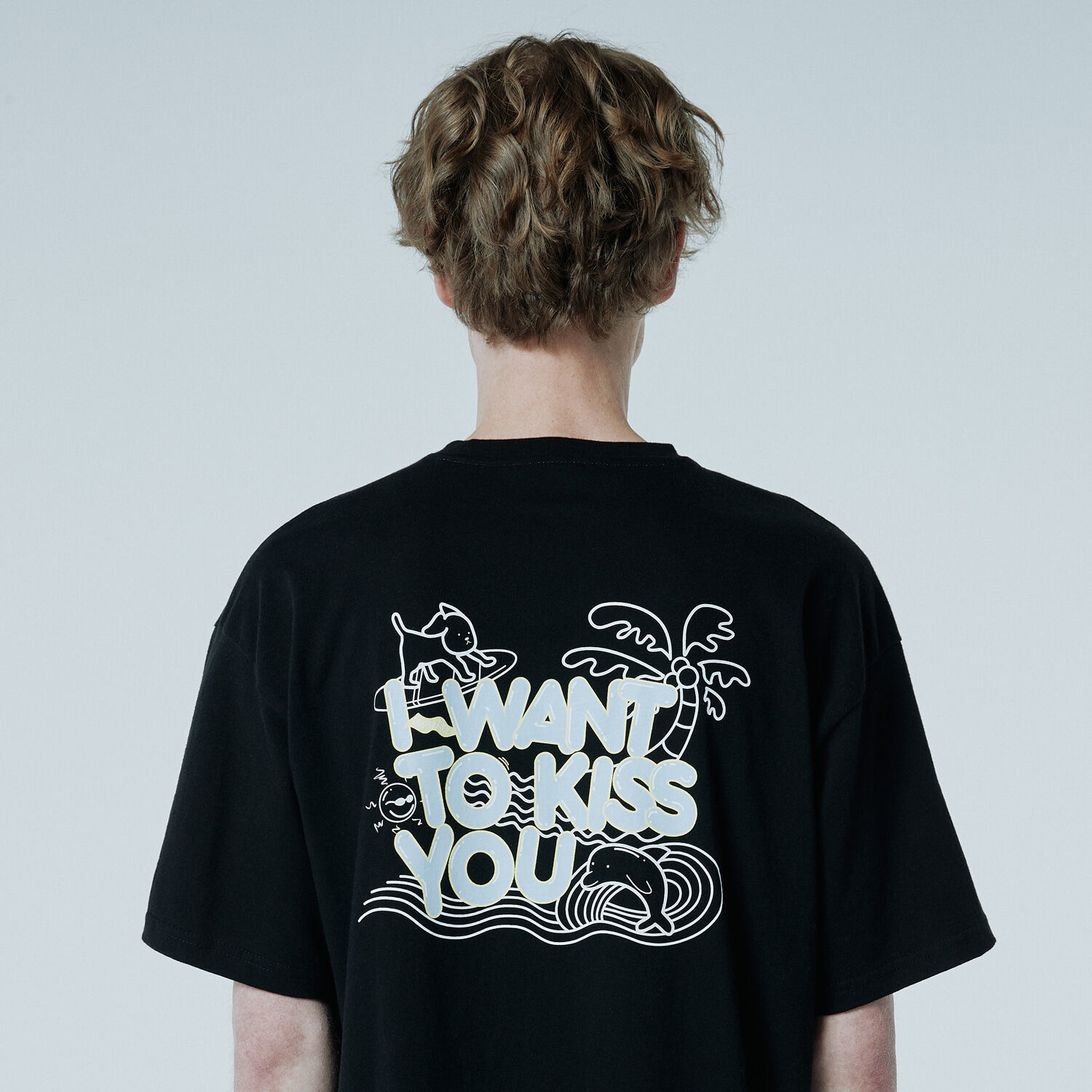韓國WAIKEI - I WANT TO KISS YOU Graphic Short Sleeve Tee Black
