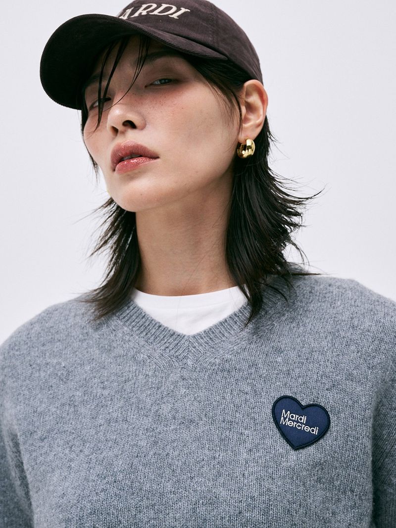 Mardi Mercredi - RACCOON BLENDED V NECK HEART LOGO_GREY 