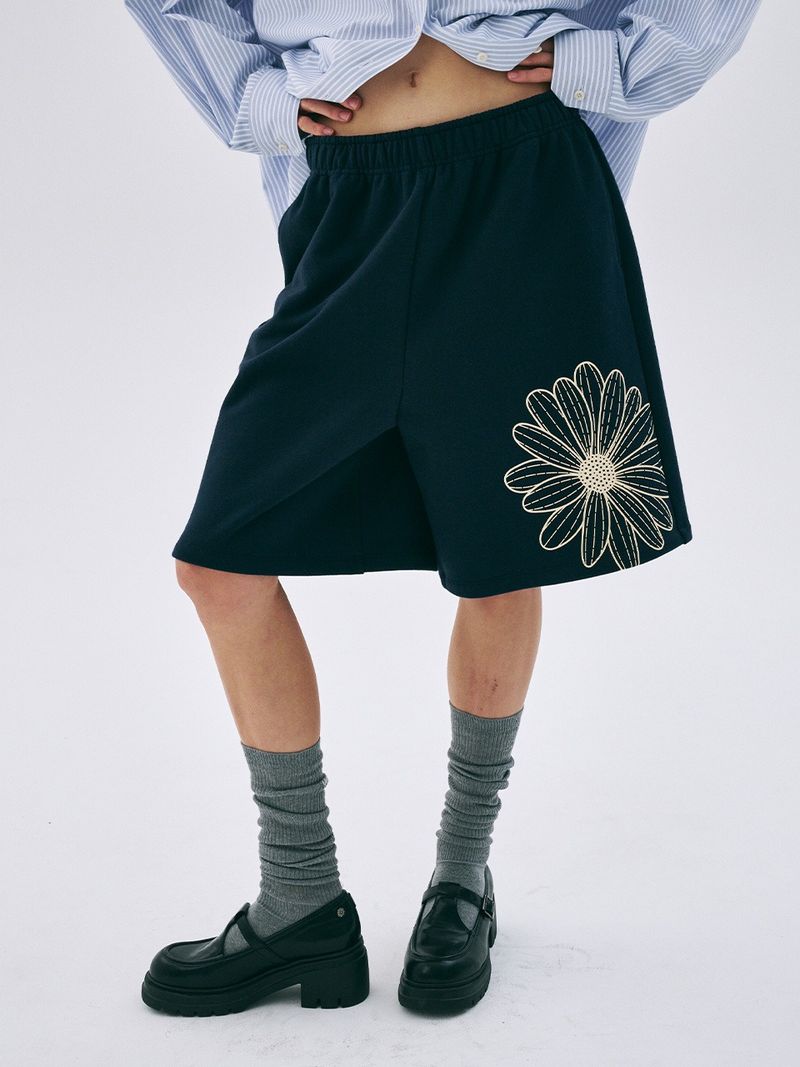 Mardi Mercredi - OVERSIZED SWEAT BERMUDA FLOWER_NAVY CREAM