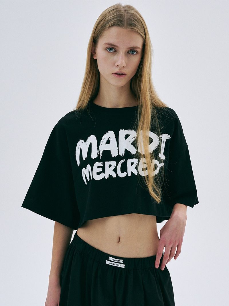 Mardi Mercredi - OVERSIZED CROPPED TSHIRT BRUSH LOGO CONTRAST_BLACK WHITE 