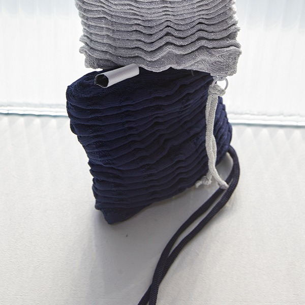 韓國 JOSEPH AND STACEY - Blow Flow Knit Pouch Small Classic Navy