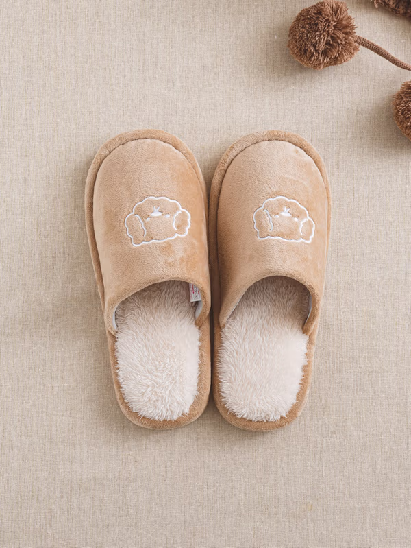 韓國 DAISO - 刺繡點綴毛絨室內拖鞋♡鞋子