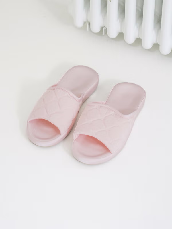 韓國 DAISO - 絎縫刺繡室內拖鞋♡鞋子