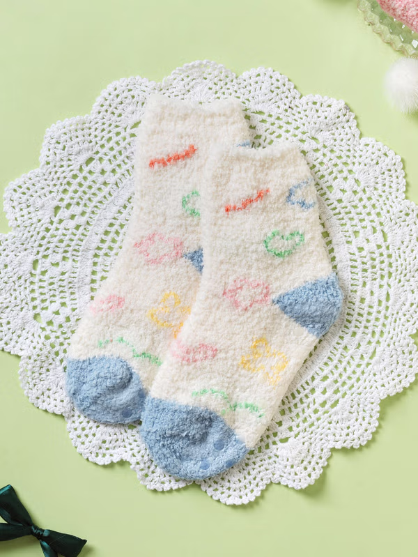 韓國 DAISO - 兒童79歲用圖案睡襪 象牙色♡襪子