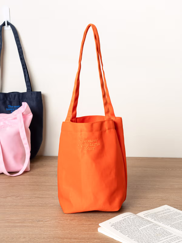 韓國 DAISO - 刺繡點綴手提袋♡包包