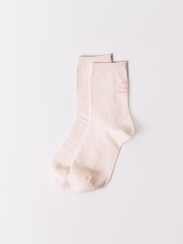 韓國 DAISO - 字母女性長襪_白色♡襪子