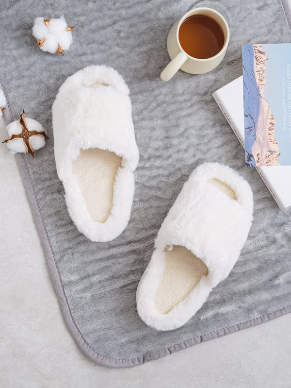 韓國 DAISO - 舒適毛絨居家拖鞋 象牙色♡鞋子