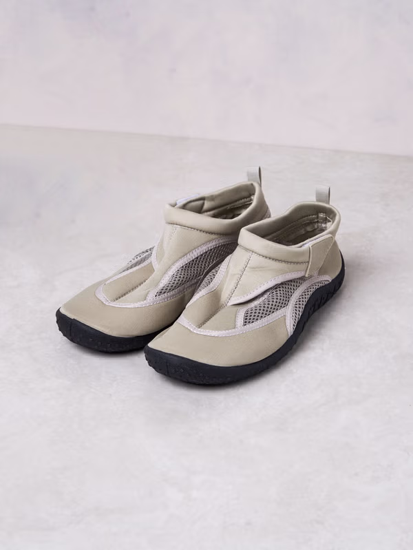 韓國 DAISO - 調整式水陸鞋 卡其色♡鞋子