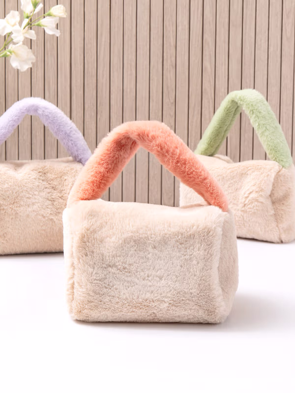 韓國 DAISO - 毛絨橢圓包♡包包