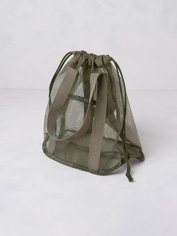 韓國 DAISO - 束口浴袋卡其色♡包包