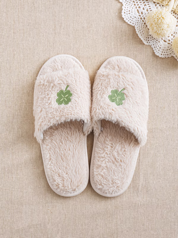 韓國 DAISO - 刺繡點綴毛拖鞋 米色♡鞋子