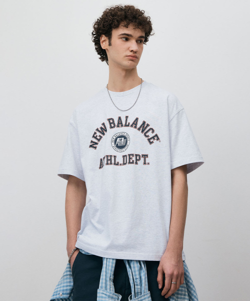 韓國 NEW BALANCE NBNEF21593 / UNI 學院俱樂部短袖 T 卹(淺灰色)