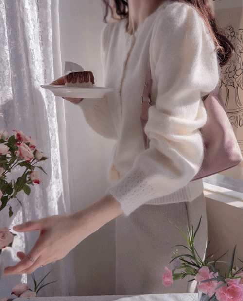 leelin - [[LABEL] 윈터소피아  앙고라 러브물결넥 소매포인트 가디건[size:F(5566)]]♡韓國女裝外套