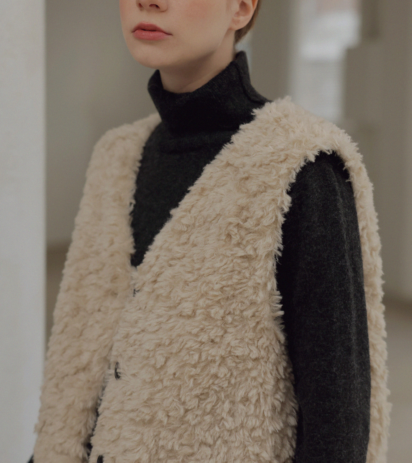 roompacker - 킨드 브이넥 부클 베스트♡韓國女裝外套