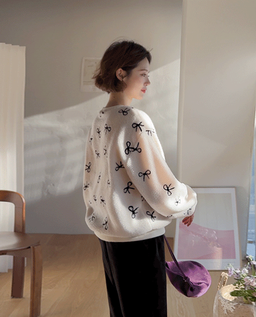 leelin - [포근포근 레니아 리본패턴 양털 레이스포인트 맨투맨티셔츠 [size:F(5566반)]]♡韓國女裝上衣